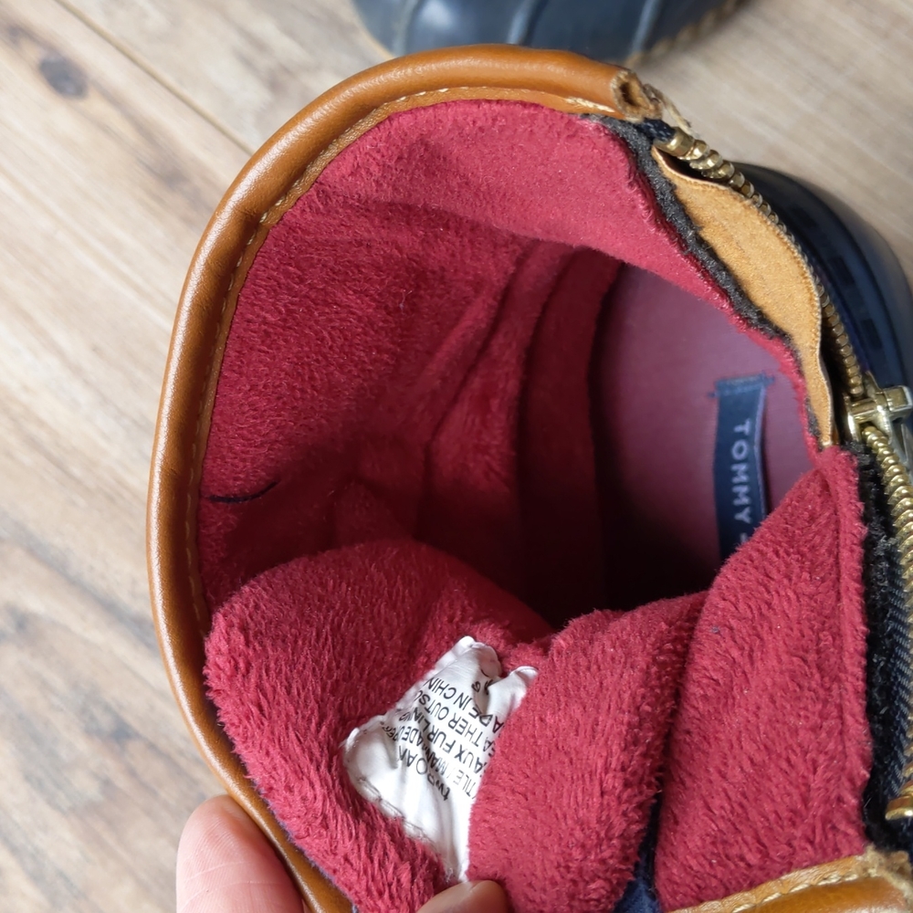 Tommy Hilfiger duck boots - Picture 8 of 11